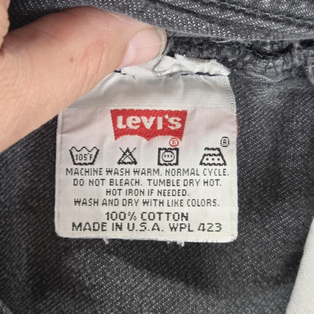 Vintage Levis 501‎ Jeans Mens Black Charcoal Wash Button Fly Made USA Fits 26x30